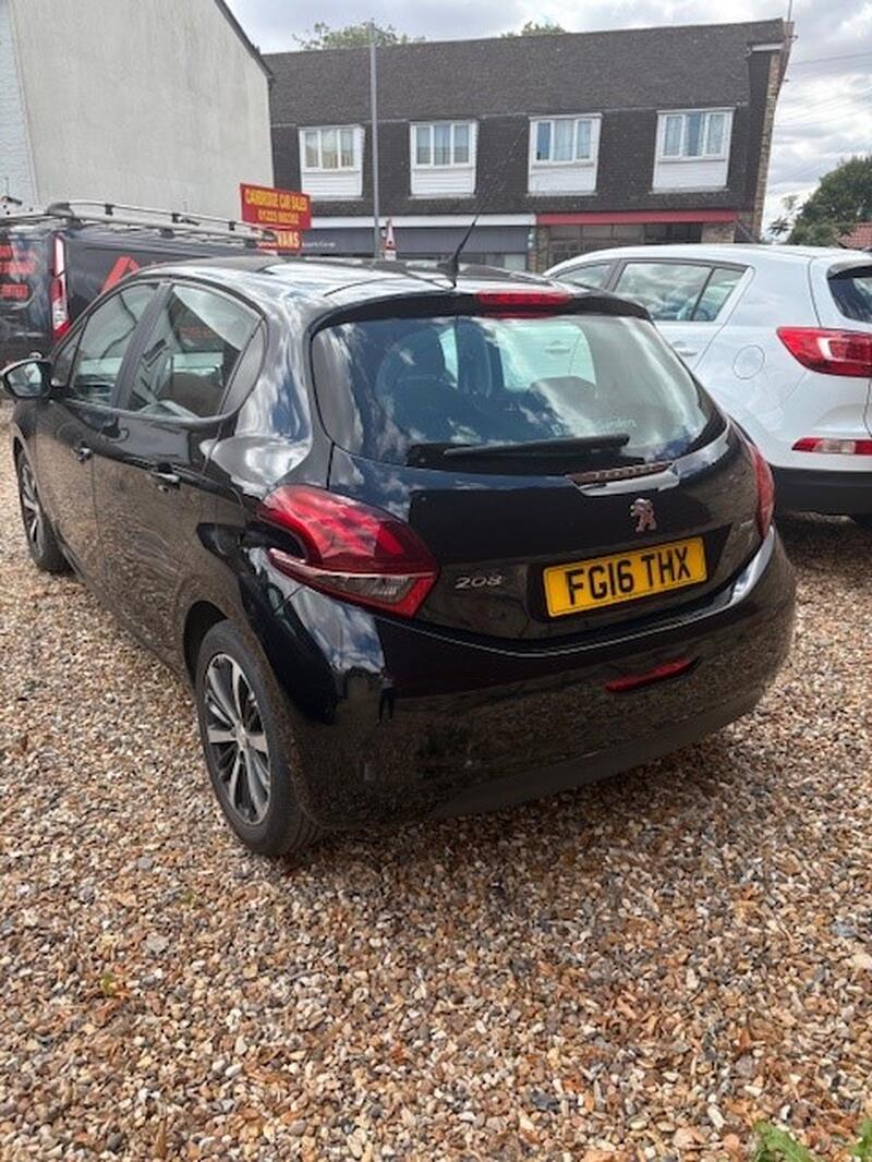 View PEUGEOT 208 1.2 PureTech XS Lime