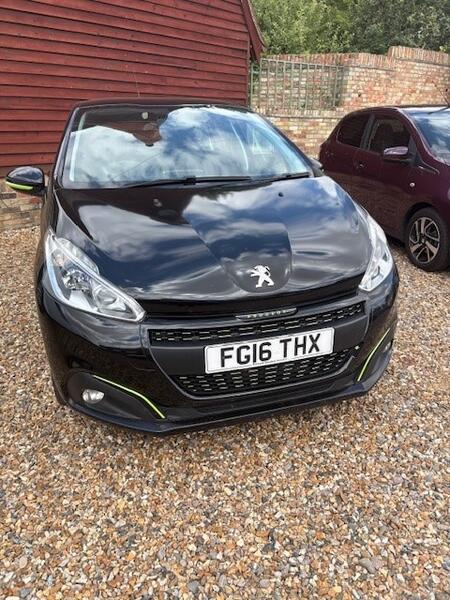 PEUGEOT 208 1.2 PureTech XS Lime