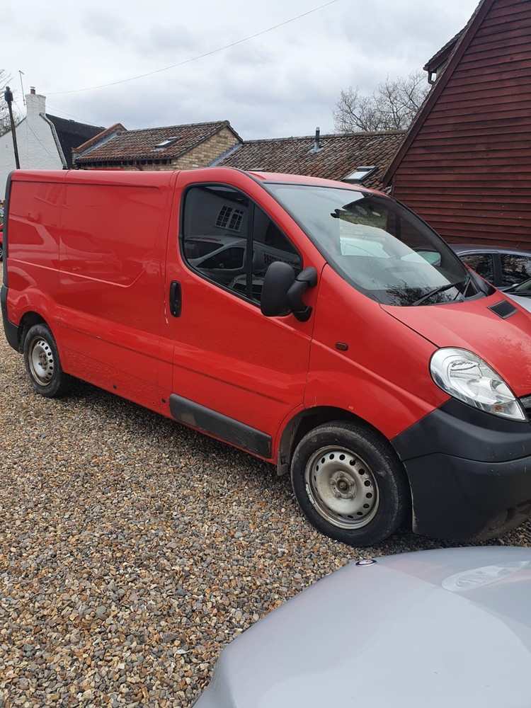 VAUXHALL VIVARO