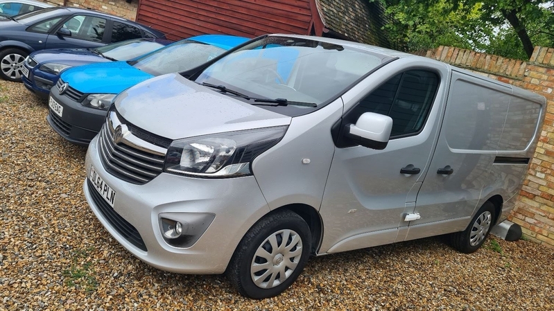 VAUXHALL VIVARO