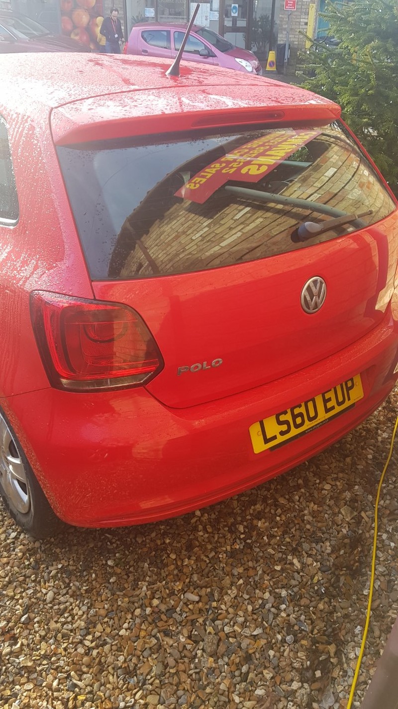 VOLKSWAGEN POLO